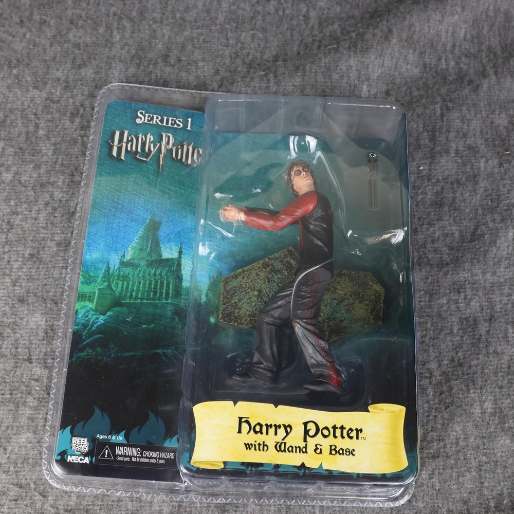 NECA Harry Potter With Wand & Base Action Figure Series 1 Reel Toys Boxed Toy